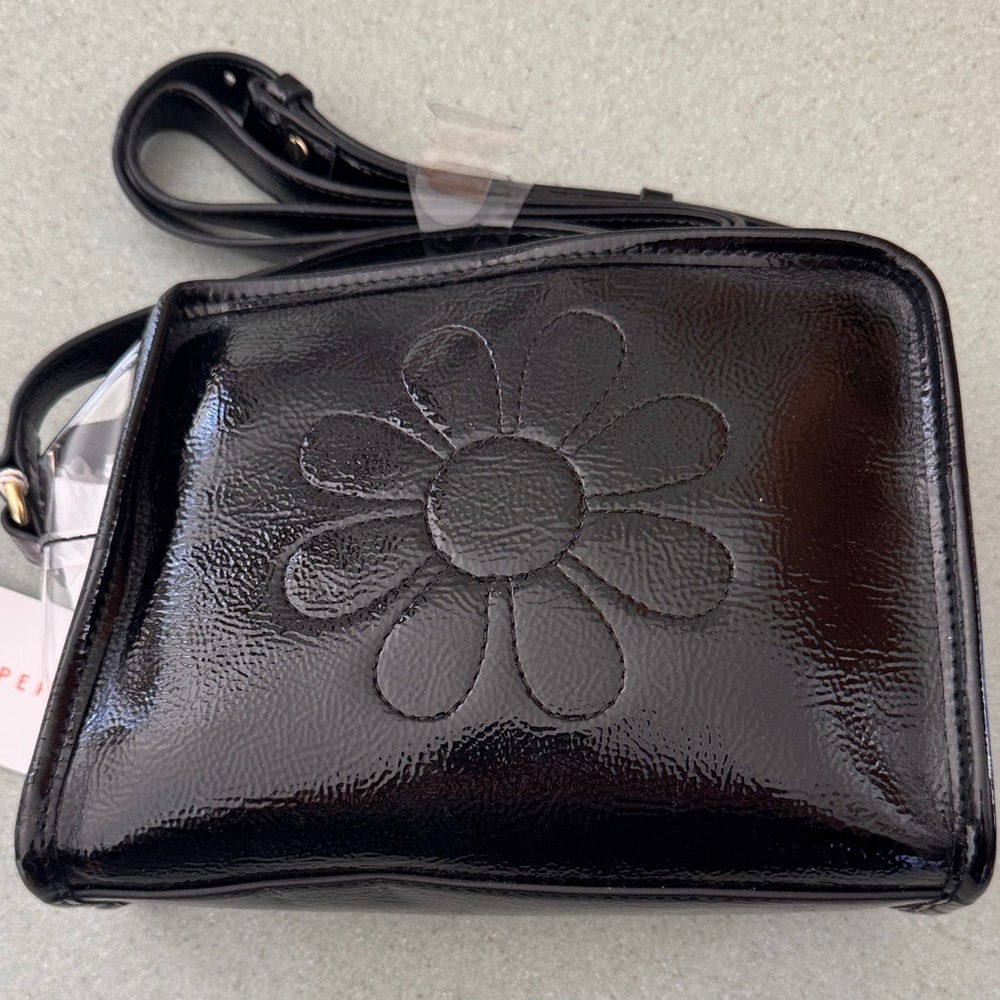 Katy Perry Collections Clear Crossbody with Black Trim. - Picture 5 of 5